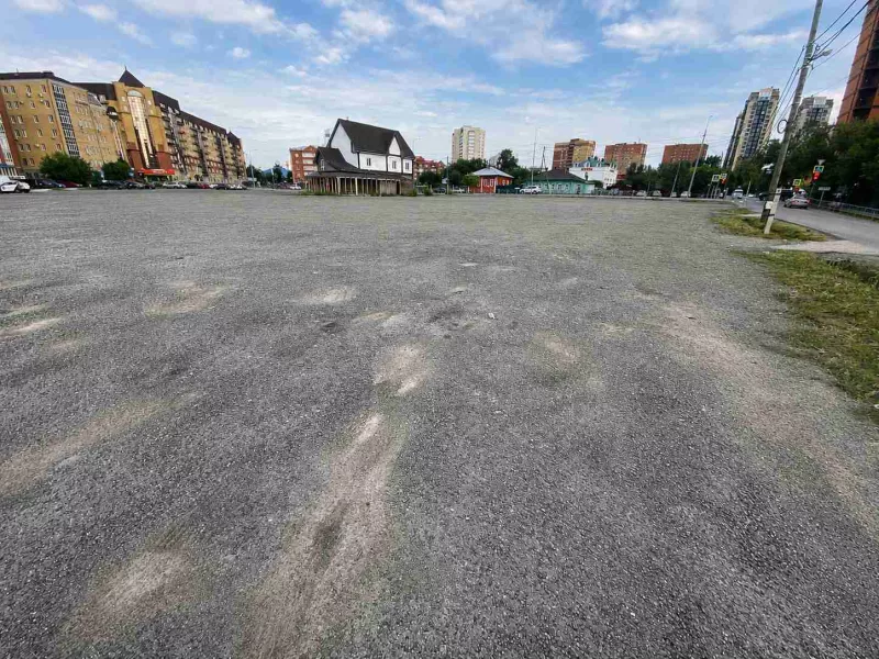 Отсыпка и выравнивание территории щебнем
